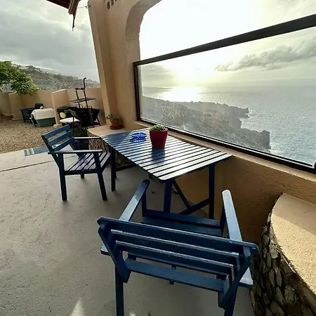 Peaceful Oasis With Magical Sea Views And A Pool Nyaraló