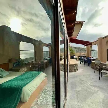 Peaceful Oasis With Magical Sea Views And A Pool *